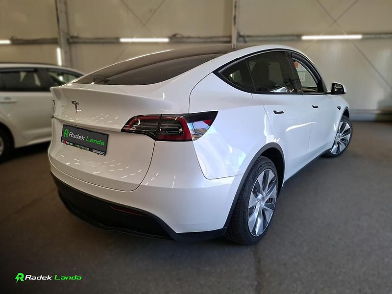 Tesla Model Y (2023) Standard Range Berlín - fotka 2 z 6