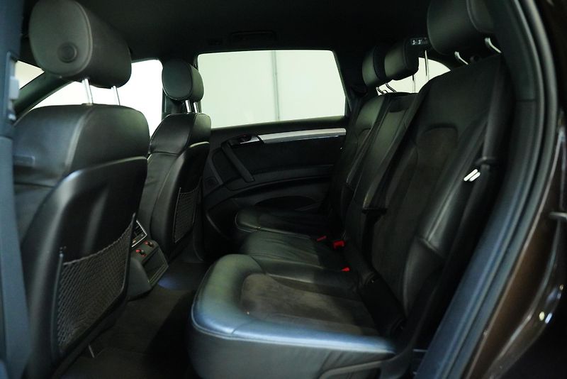 Audi Q7 - fotka 25 z 27