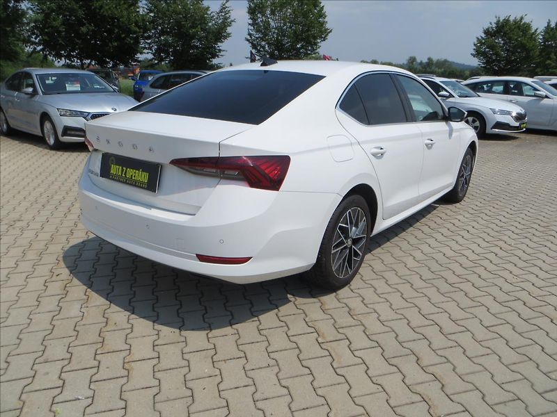 Škoda Octavia 2,0 TDI Style ČR - fotka 9 z 26