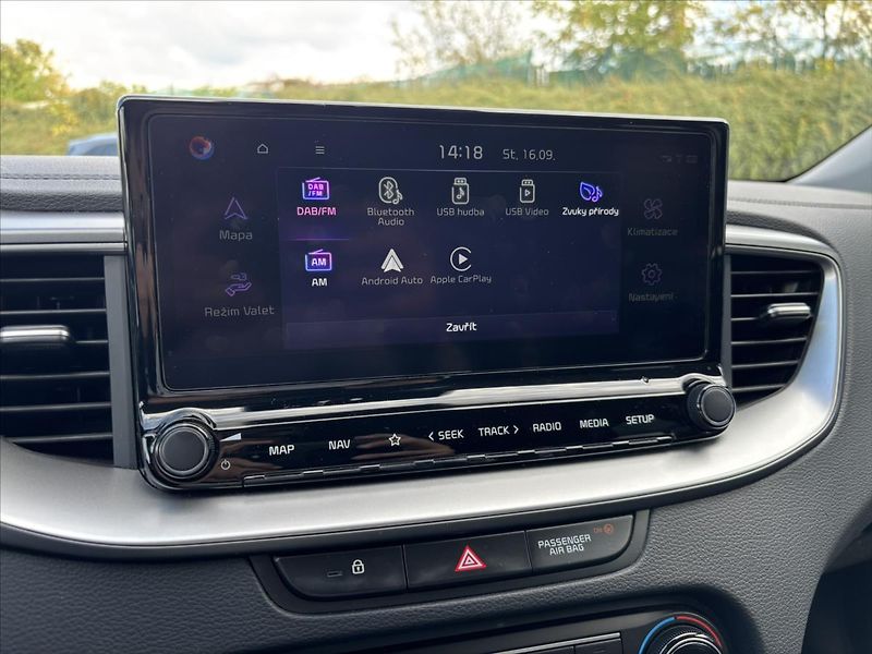 Kia Ceed 1,5 TGDi 118kW TOP ZÁRUKA - fotka 22 z 39