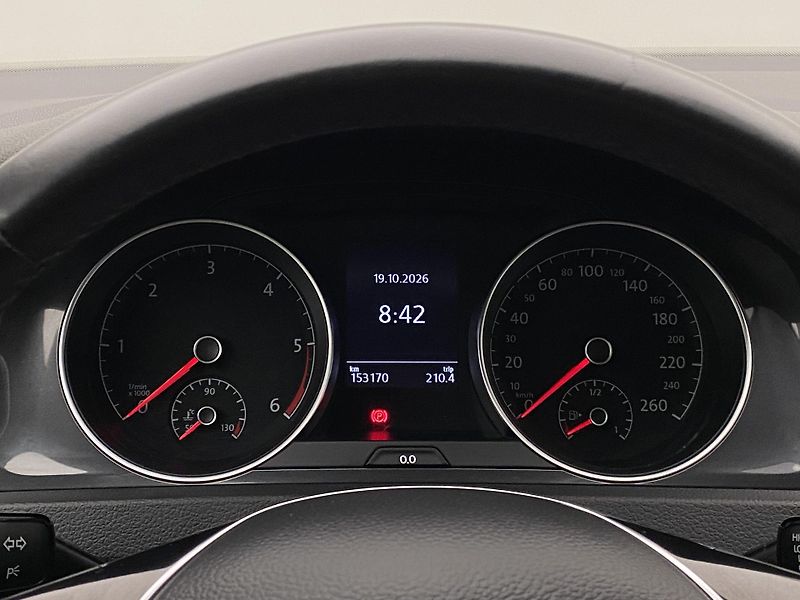 Volkswagen Golf 1.6TDI 85kW CZ REZERVACE - fotka 25 z 45
