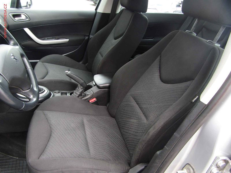 Peugeot 308 (2011) 1.6 i, ČR, AC, temp, tažné - fotka 9 z 16