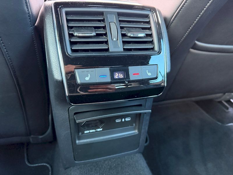 Škoda Superb (2023) 2.0 TDI 147kW DSG 4x4 SportLin - fotka 26 z 35