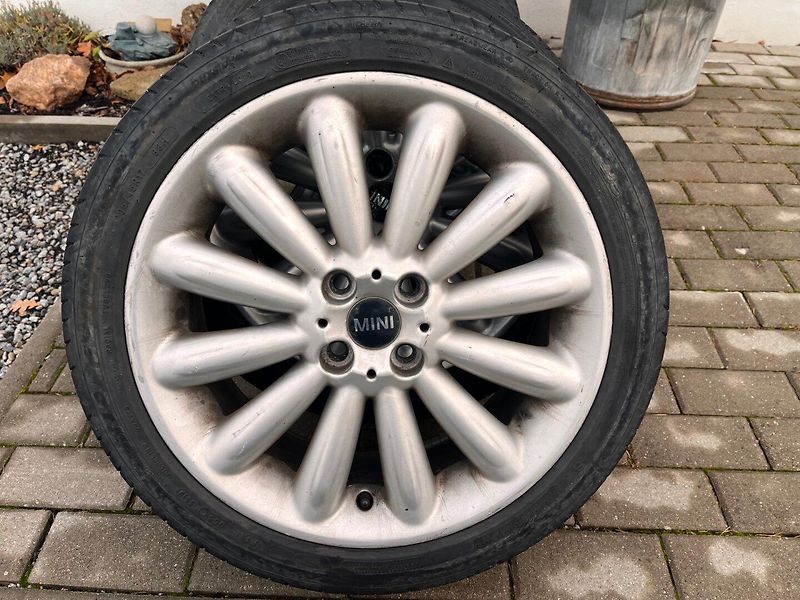 Mini Cooper S (2010) 1.6 i 135 Kw Sada kol - fotka 19 z 19