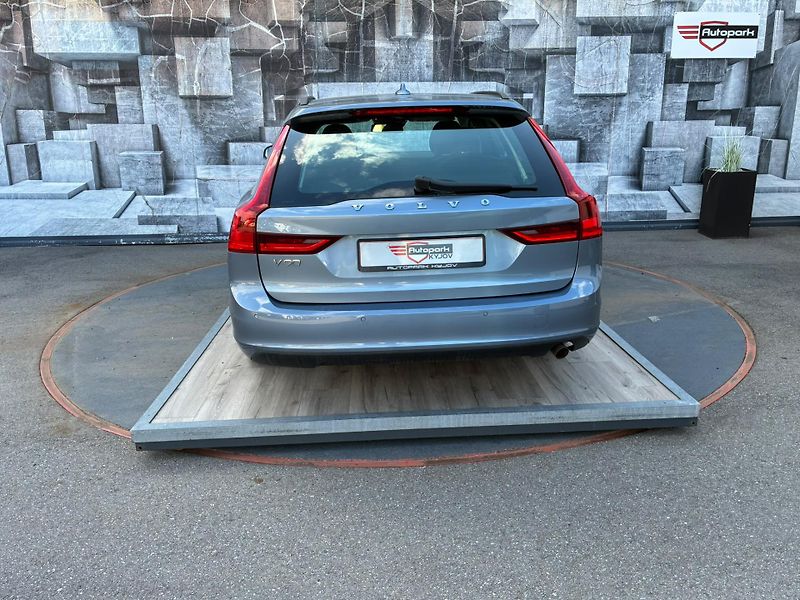 Volvo V90 (2017) 2.0D, 110KW - fotka 5 z 21