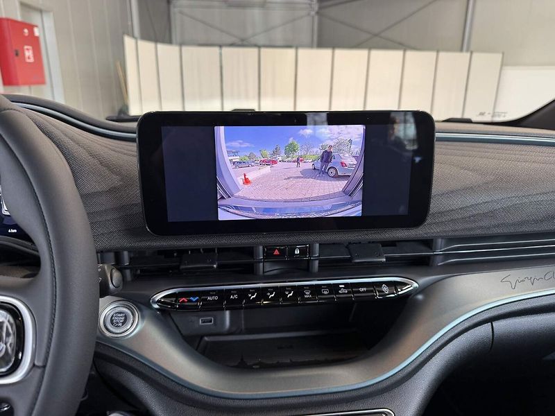 Fiat 500e (2025) Giorgio Armani Hatchback 42 kW - fotka 15 z 29