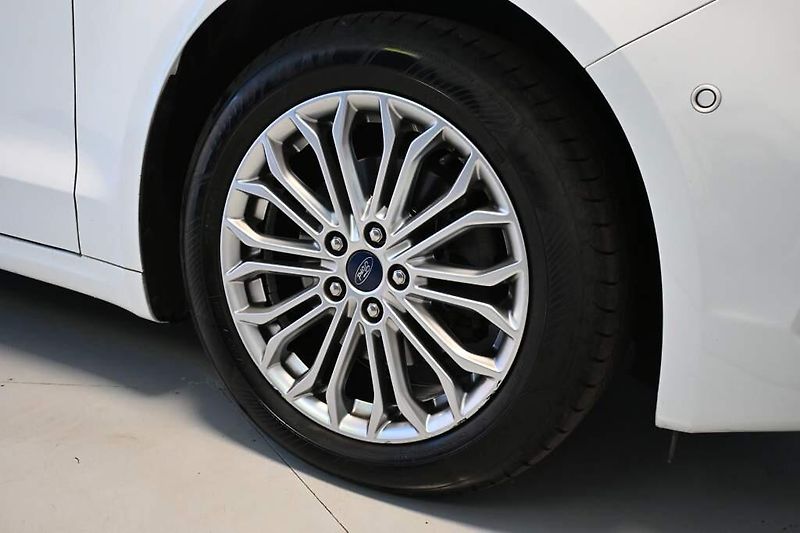 Ford Mondeo (2022) 2.0 LED SONY Kamera Tažné 8AT - fotka 35 z 38