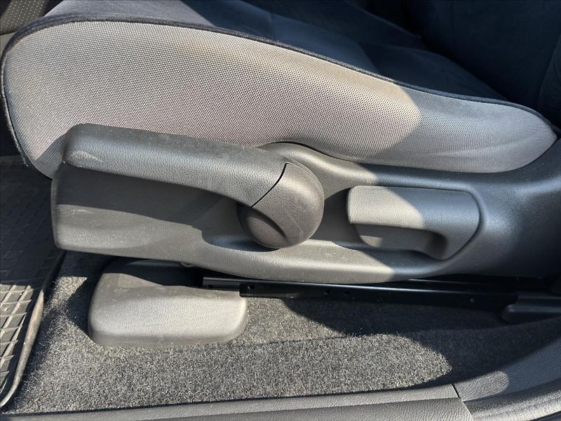 Honda Civic 1,8 V-Tec 103kW 1.ČR SERVISKA - fotka 11 z 31