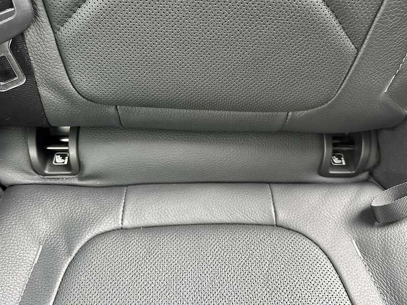 Škoda Kodiaq (2024) 2.0 TDI 4x4 DSG Exclusive Sele - fotka 27 z 33