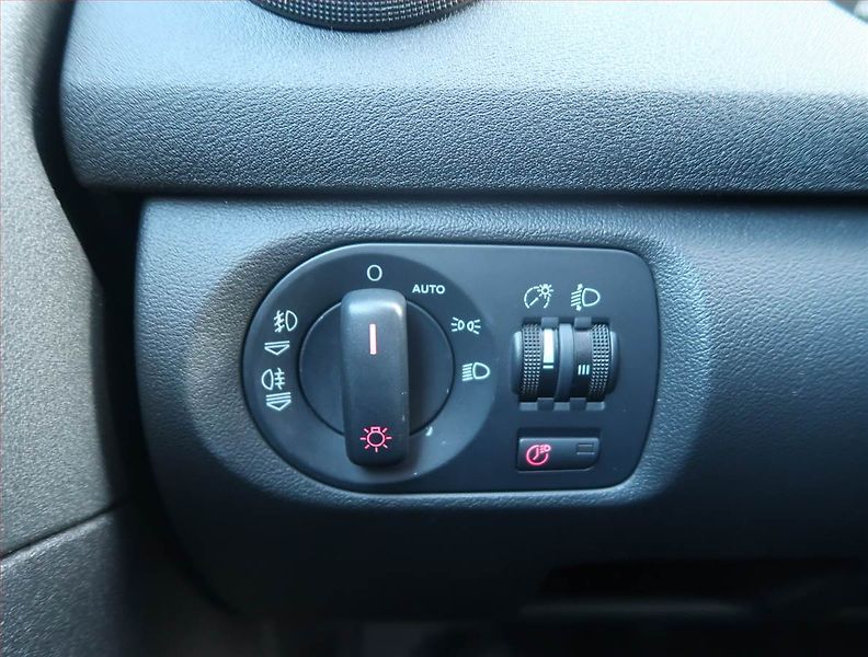 Audi A3 (2006) Comfort 2.0 TDI, po STK - fotka 15 z 17