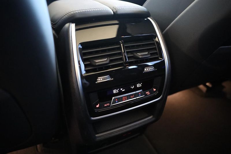 BMW X5 xDrive30d - fotka 25 z 32