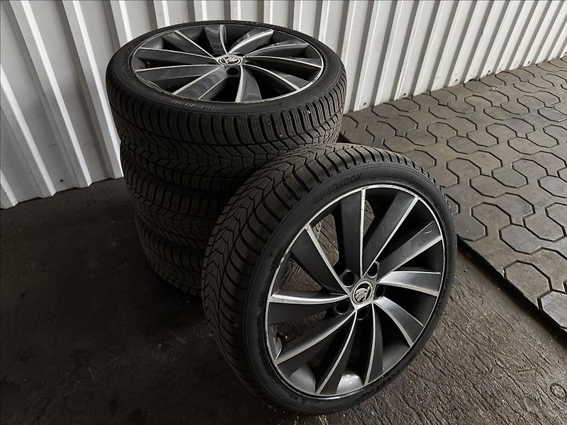 Škoda Octavia 2.0TDI 135kW 4x4 DSG L&K - fotka 43 z 44