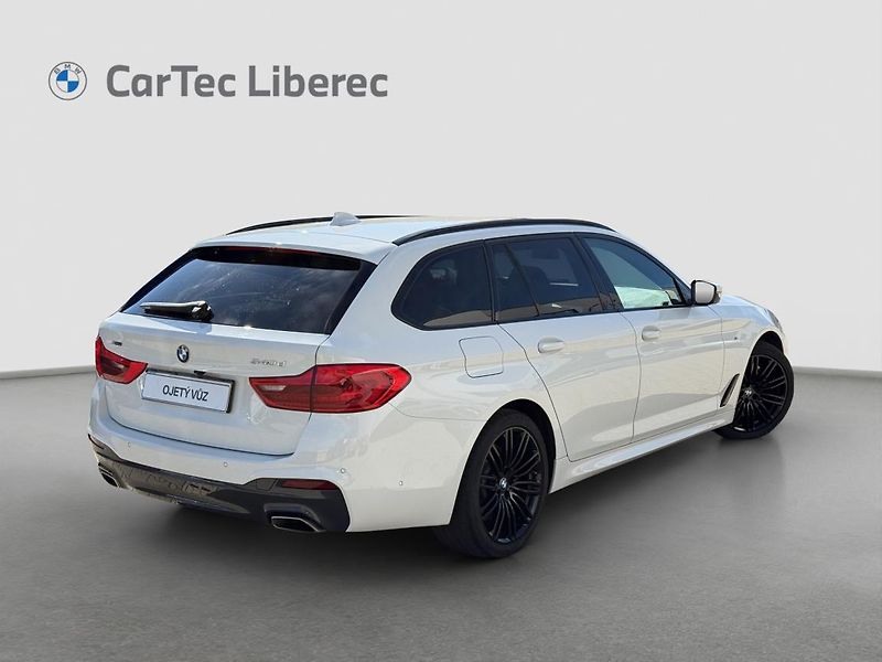 BMW Řada 5 540d xDrive Touring - fotka 3 z 21