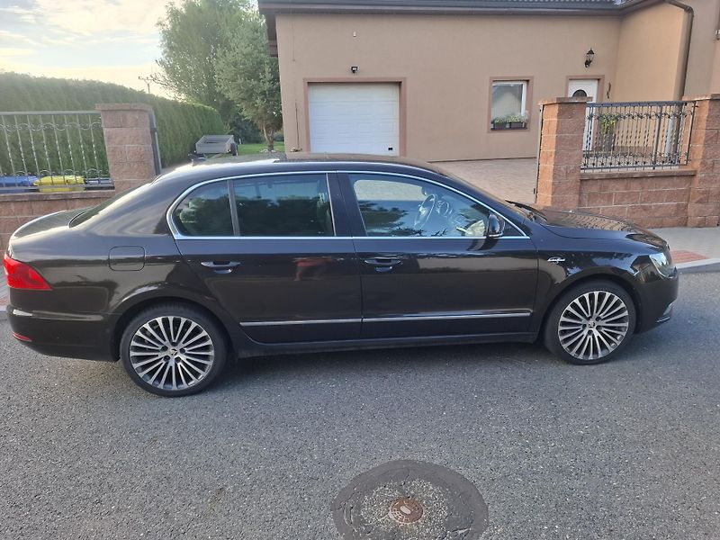 Škoda Superb (2013) 2.0 TDI,CR,Laurin&Klement - fotka 5 z 18
