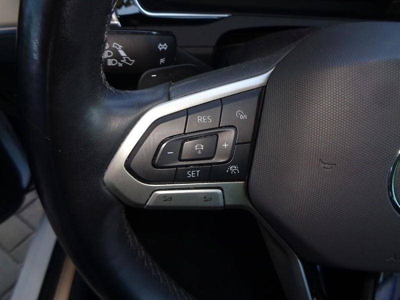 Volkswagen Passat 2.0 TDI DSG Elegance 110 kW - fotka 13 z 30