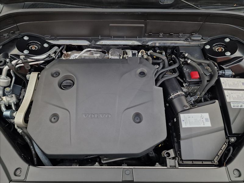 Volvo XC90 B5 AWD Momentum Pro Auto,1Maj - fotka 42 z 50