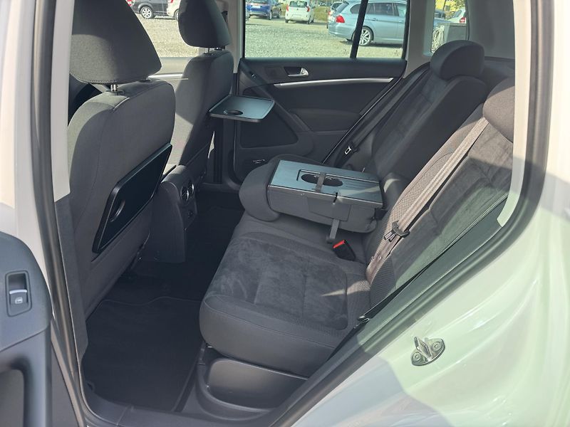 Volkswagen Tiguan 1.4TSi. Rezervace  - fotka 31 z 67