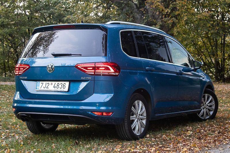 Volkswagen Touran 2.0 TDI, 110kW - fotka 5 z 45
