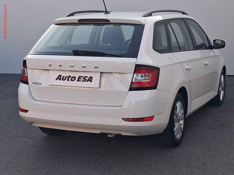 Škoda Fabia (2022) 1.0 TSi, 1.maj,ČR, Ambition - fotka 4 z 15