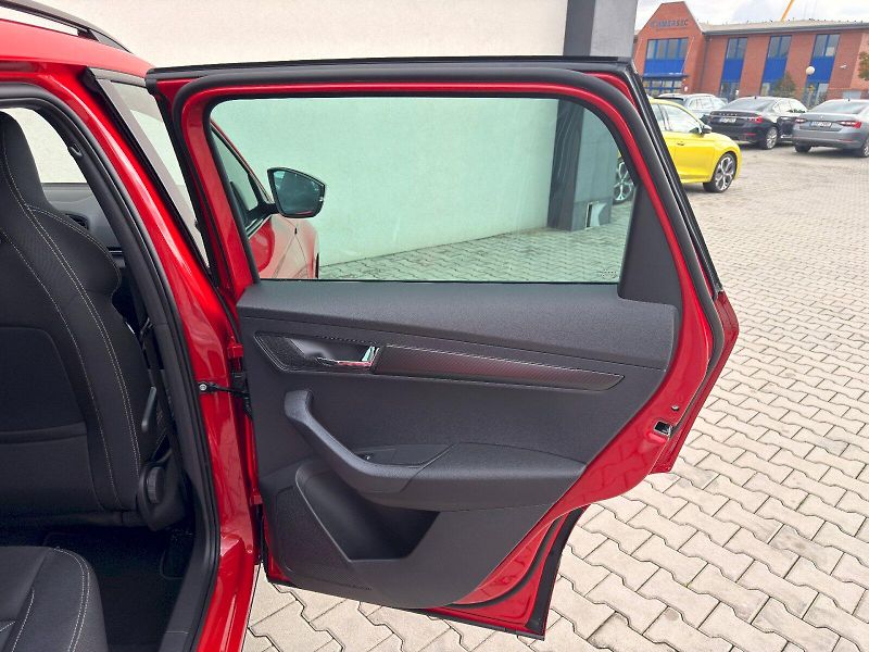 Škoda Karoq (2025) SPORTLINE TSI 1.5/110KW 7AP - fotka 13 z 42