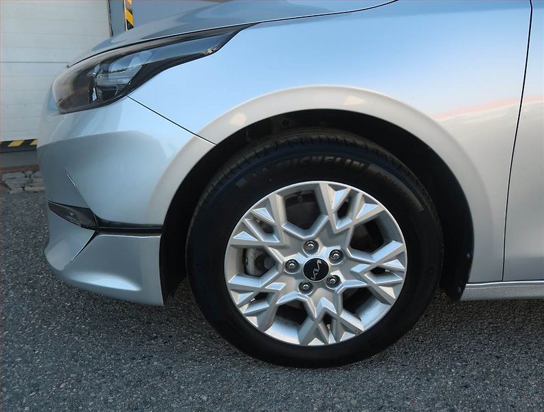 Kia Ceed (2024) Gold 1.5 T-GDI, Tempomat - fotka 15 z 19