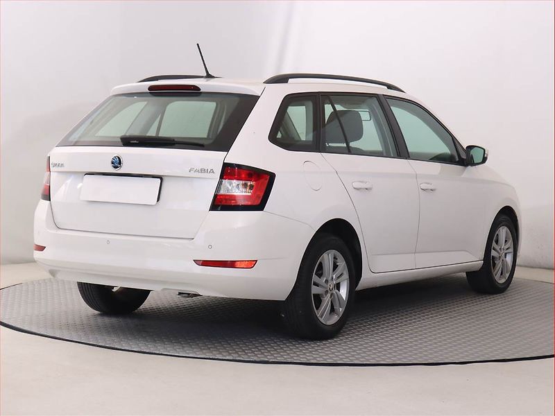 Škoda Fabia (2019) 1.0 TSI, Tempomat - fotka 5 z 20