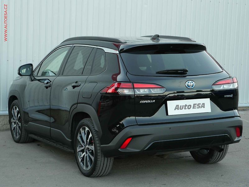 Toyota Corolla Cross (2022) 2.0 Hybrid, Premiere - fotka 6 z 26