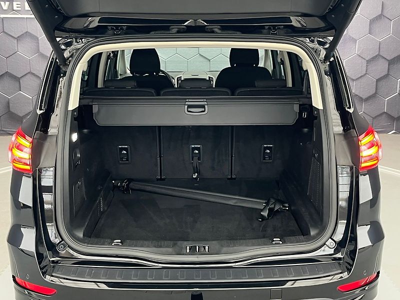Ford S-MAX 2.5 Duratec HEV TITANIUM - fotka 31 z 64