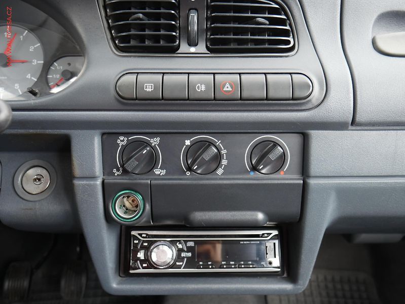 Škoda Felicia (1996) 1.3 MPi, ČR - fotka 12 z 13