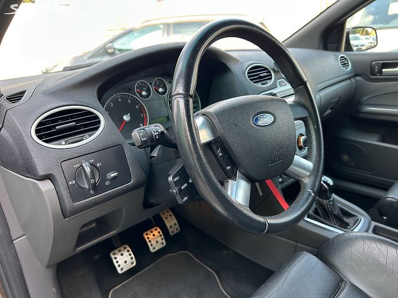 Ford Focus (2005) 1.6 i CHIP - fotka 10 z 27