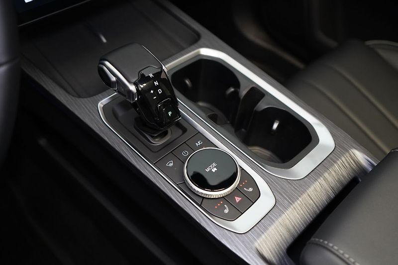 Jaecoo 7 1.6 T-GDI AWD DCT EXCLUSIVE - fotka 30 z 52
