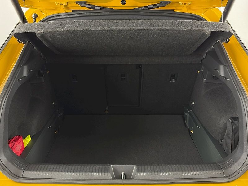 Volkswagen T-Roc (2025) R-Line 1.5 TSI 110kW DSG - fotka 34 z 36