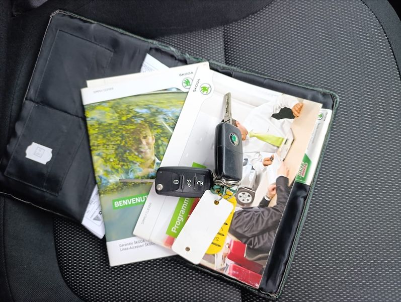 Škoda Yeti 1,6 TDi Navi Klima Tempomat - fotka 33 z 34