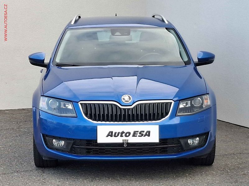 Škoda Octavia (2013) 2.0 TDi, 2.maj, AC, TZ - fotka 2 z 21