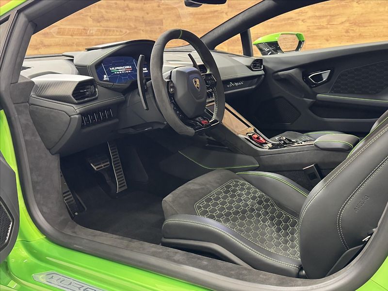 Lamborghini Huracán TECNICA MY24 ZÁRUKA PPF - fotka 15 z 33