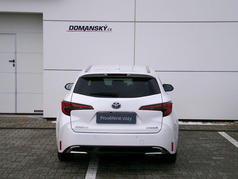 Toyota Corolla TS STYLE 1.8 HEV 103kW e-CVT - fotka 12 z 23