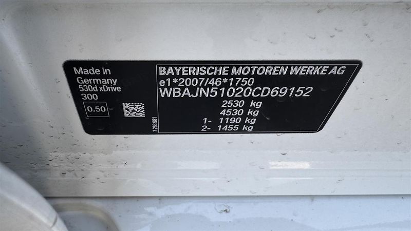 BMW Řada 5 530xd Touring Mpaket ČR DPH - fotka 17 z 17