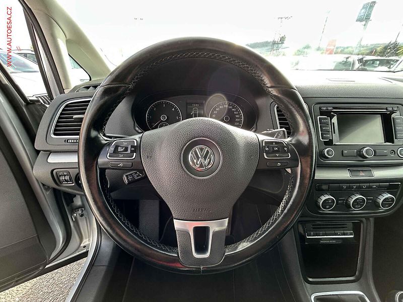 Volkswagen Sharan (2015) 2.0TDI, Navi, autoAC - fotka 12 z 18