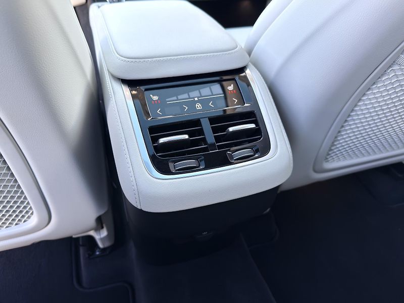 Volvo XC90 B5 AWD ULTRA // REZERVACE - fotka 17 z 61