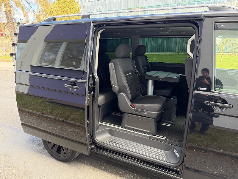 Volkswagen Multivan 2,0 TDi DPH  /103 kW/edice Cup - fotka 17 z 32