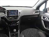 Peugeot 2008 (2017) 1.2 PureTech, Automat, ČR - náhled 8