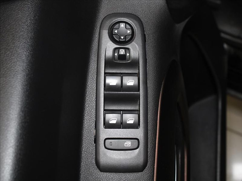 Peugeot Rifter 1,5 HDi GT-Line Kamera Senz ČR - fotka 16 z 22