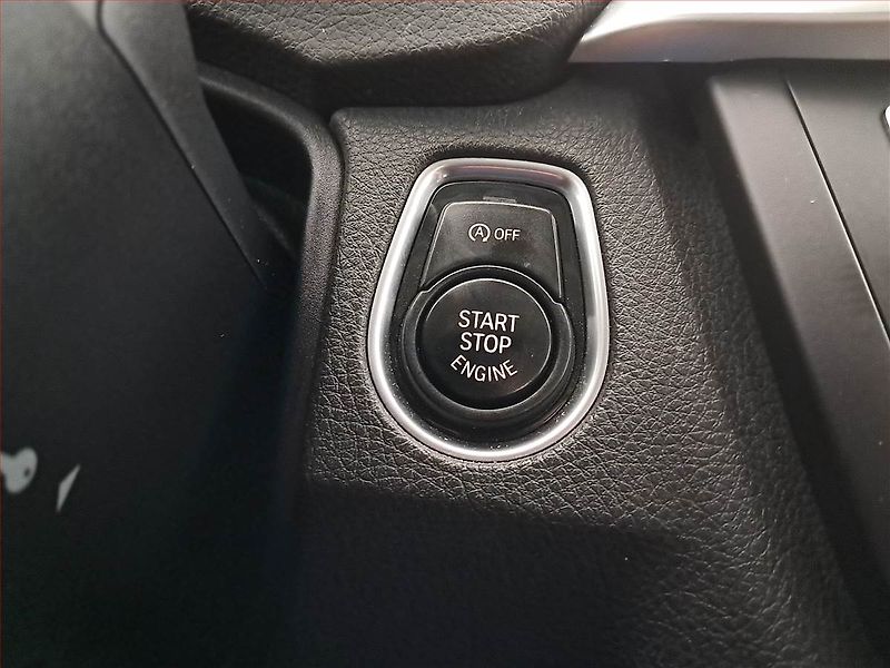 BMW Řada 3 (2015) Modern Line 320 d xDrive, 4X4 - fotka 19 z 20