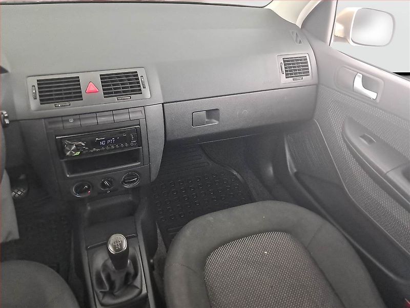 Škoda Fabia (2005) 1.2 12V, Tažné, jezdí výborně - fotka 8 z 15