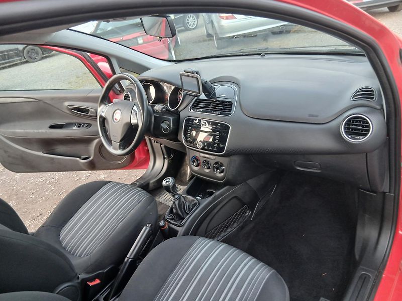 Fiat Punto 1.2i, ALU, klima - fotka 26 z 29