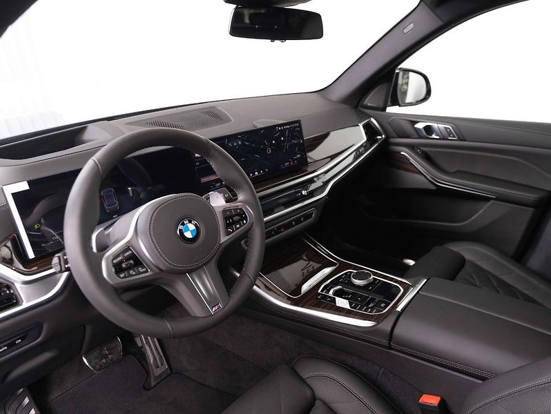 BMW X5 xDrive30d - fotka 5 z 6