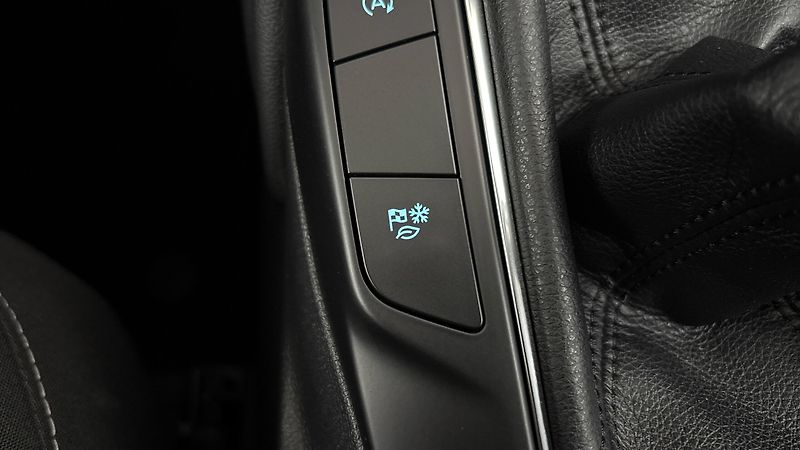 Ford Kuga 1.5 Ecoboost Titanium - fotka 25 z 26