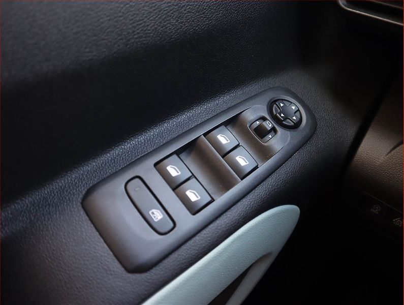 Citroën Berlingo (2019) Live 1.2 PureTech, 5Míst, SR - fotka 13 z 15