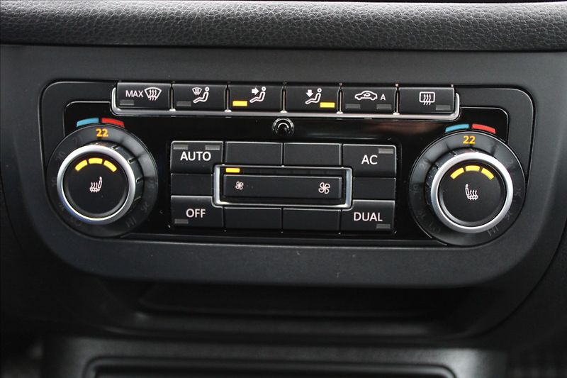 Volkswagen Golf Plus 2,0 TDI  VÝHŘEVY,TAŽNÉ - fotka 12 z 28