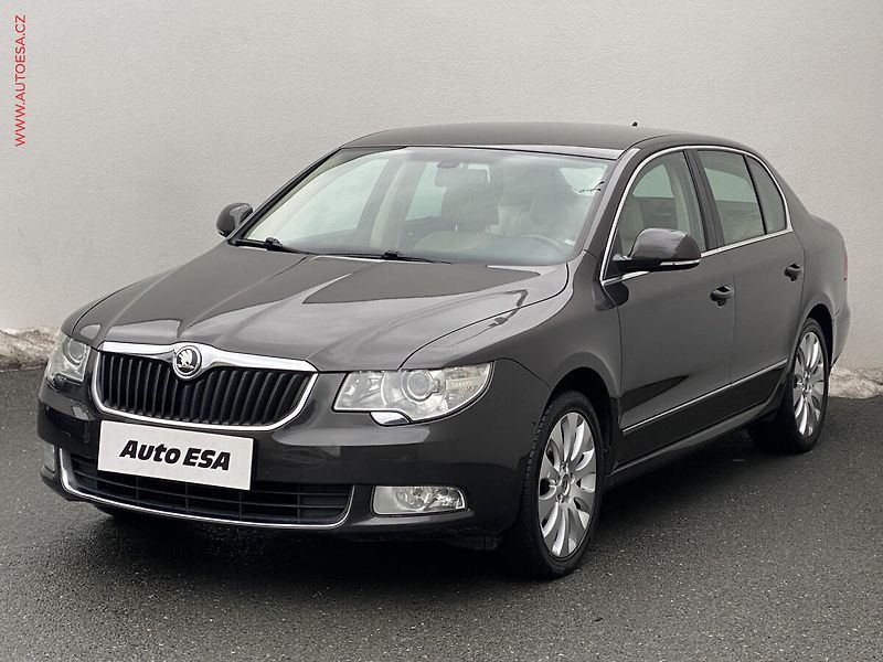 Škoda Superb (2010) 2.0 TDi, Elegance, DSG, bixen - fotka 3 z 18